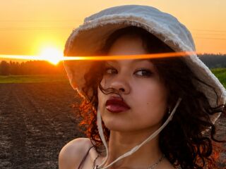 webcam striptease show SweetVelour