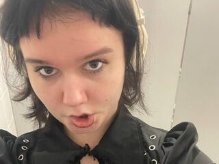 camgirl shaving pussy TracyLilith