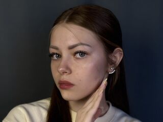 naked girl with webcam masturbating with vibrator ValeriaLudewig