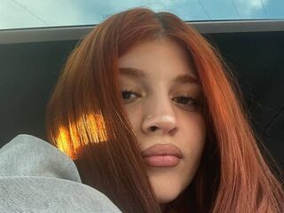 camwhore masturbating with vibrator VelmaraJoy
