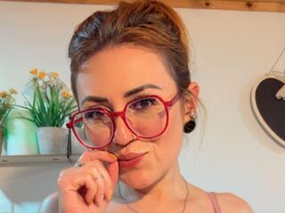 naughty camwhore VictoriaFalon