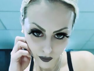 camgirl masturbating with vibrator ViktoriaRavena