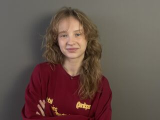 hot cam girl WinnifredMckowen