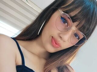 webcam strip tease show YiyisMarthin