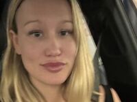 camwhore spreading pussy hannacalifornia